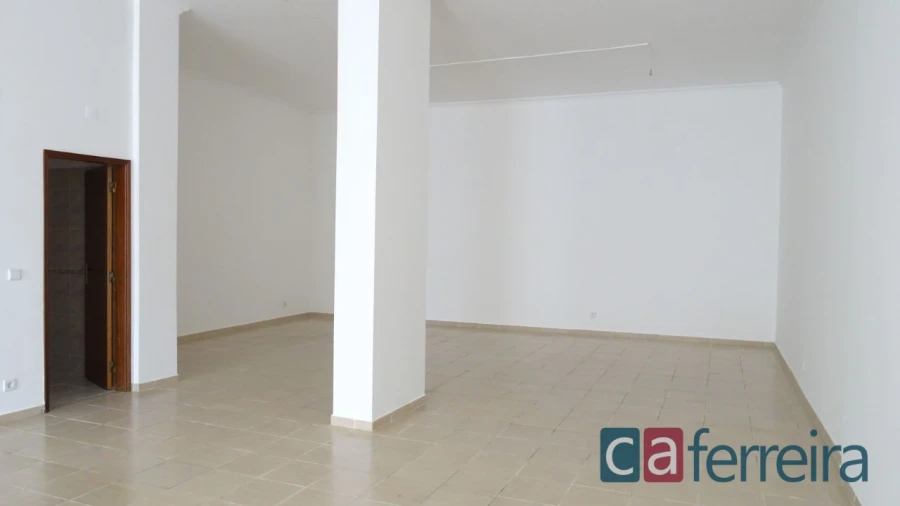 Loja para Venda em Almeirim Foto 3