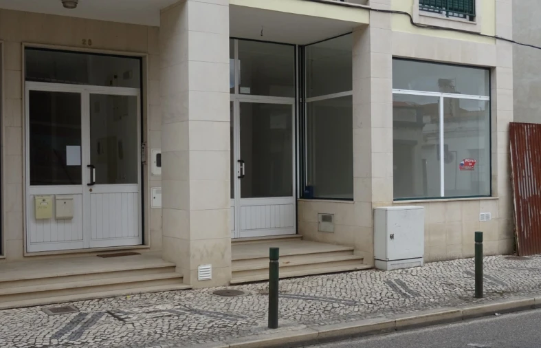 Loja para Venda em Almeirim Foto 1