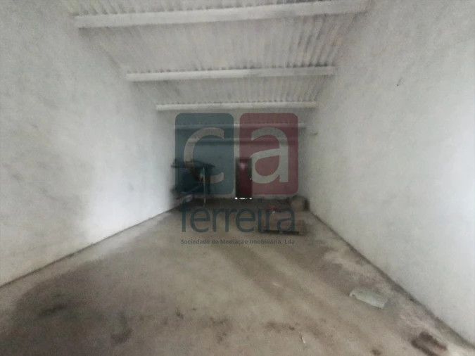 Armazém para Venda em Azoia de Cima e Tremês Foto 3