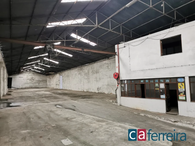 Armazém para Venda em Almeirim Foto 2