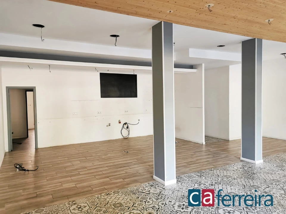 Loja para Venda em Almeirim Foto 2