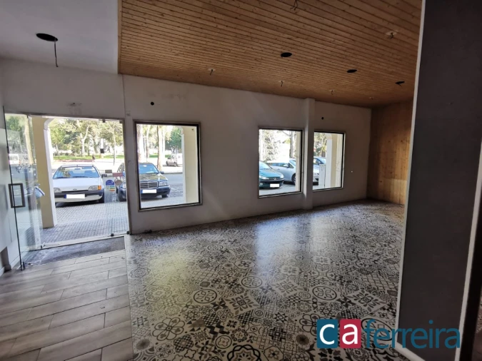 Loja para Venda em Almeirim Foto 14