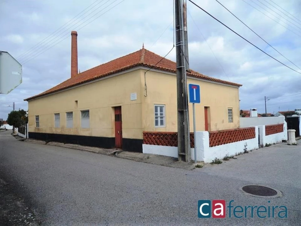 Moradia T3 para Venda em Foros de Arrão Foto 1