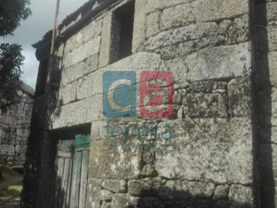 Moradia T1 para Venda em Castro Laboreiro e Lamas de Mouro Foto 3