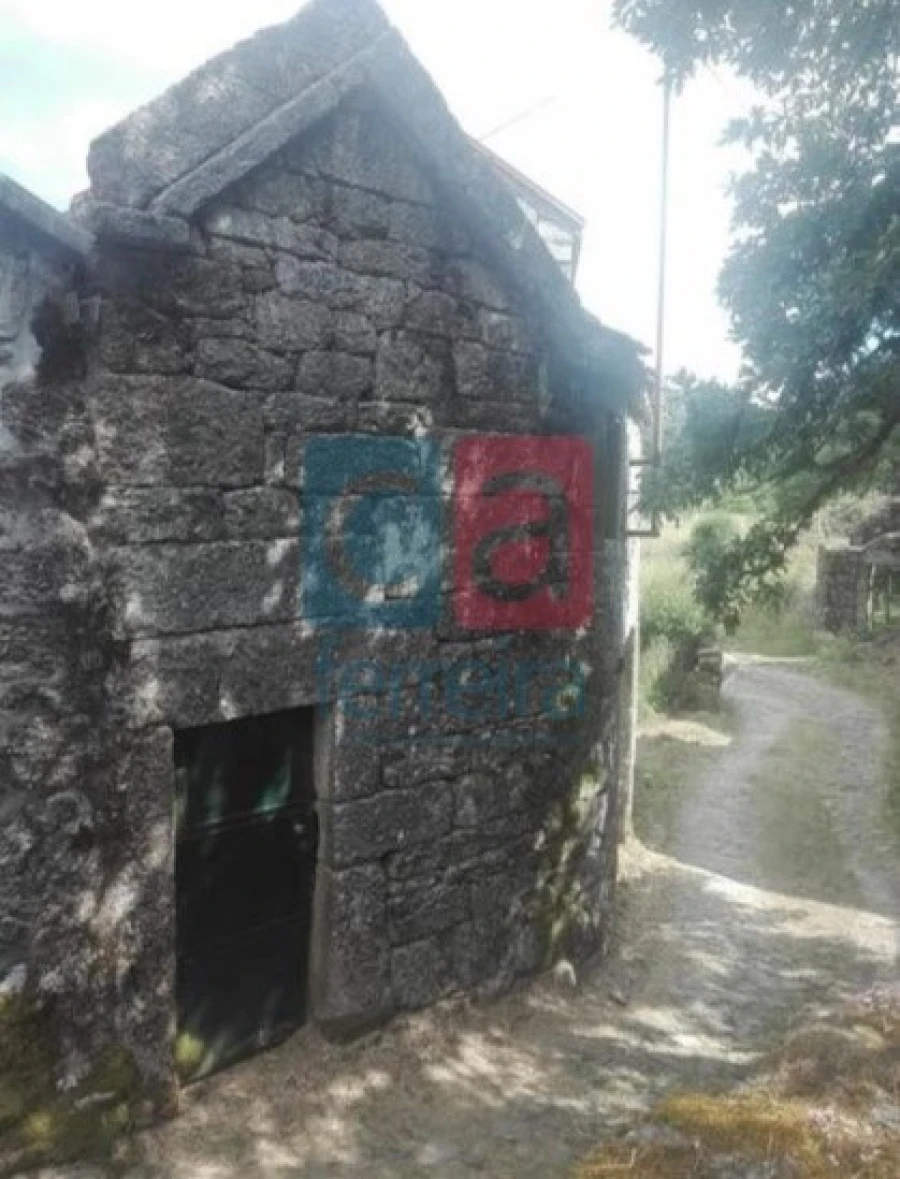 Moradia T1 para Venda em Castro Laboreiro e Lamas de Mouro Foto 6