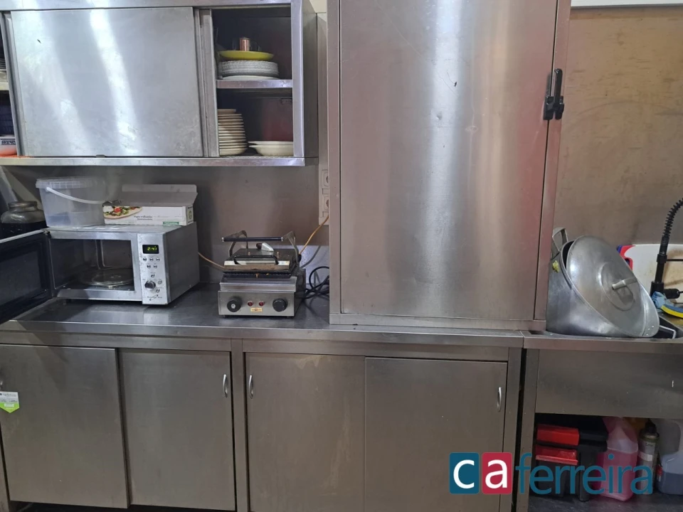 Prédio para Venda em Alcanhões Foto 13