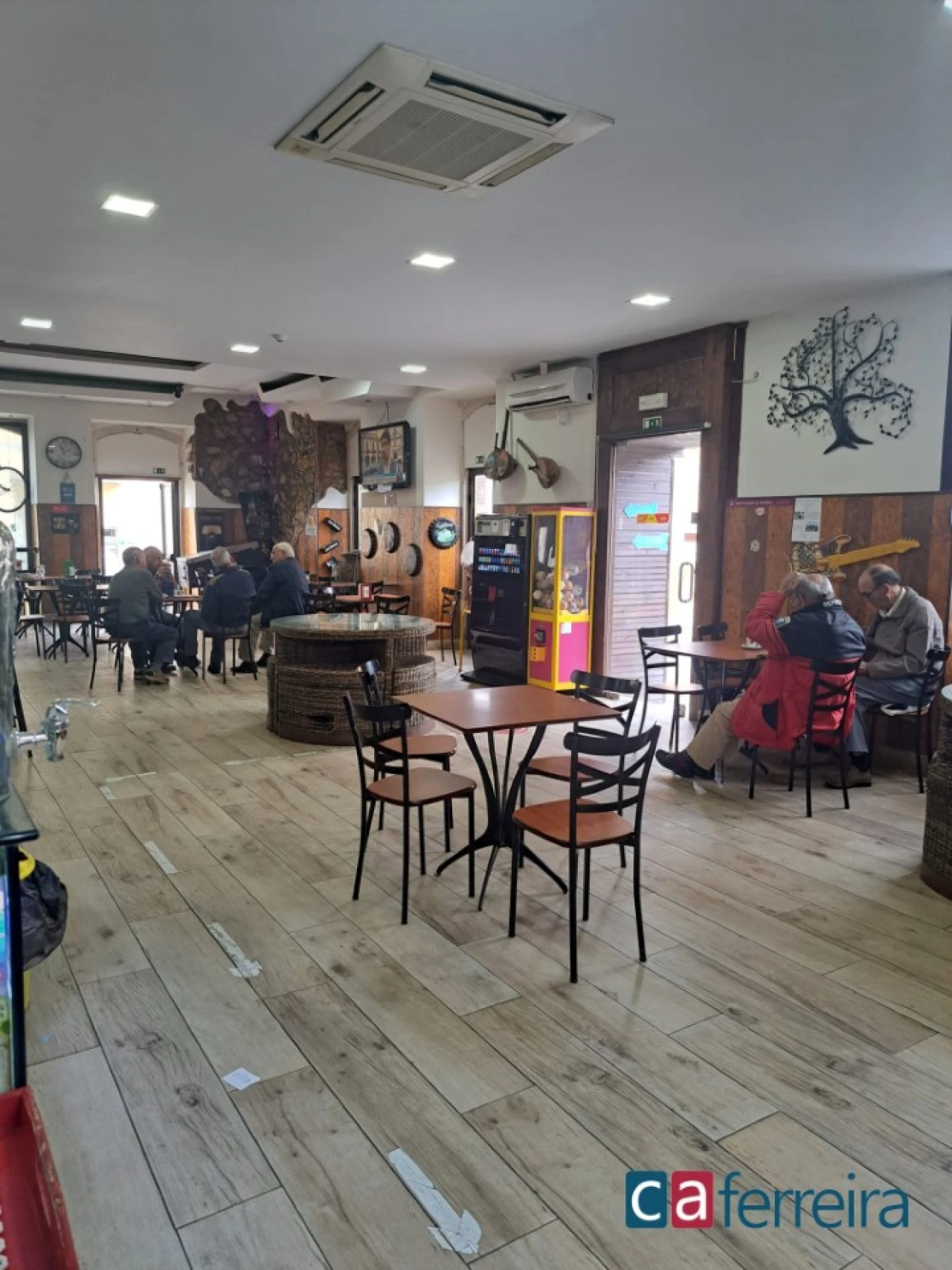 Prédio para Venda em Alcanhões Foto 5