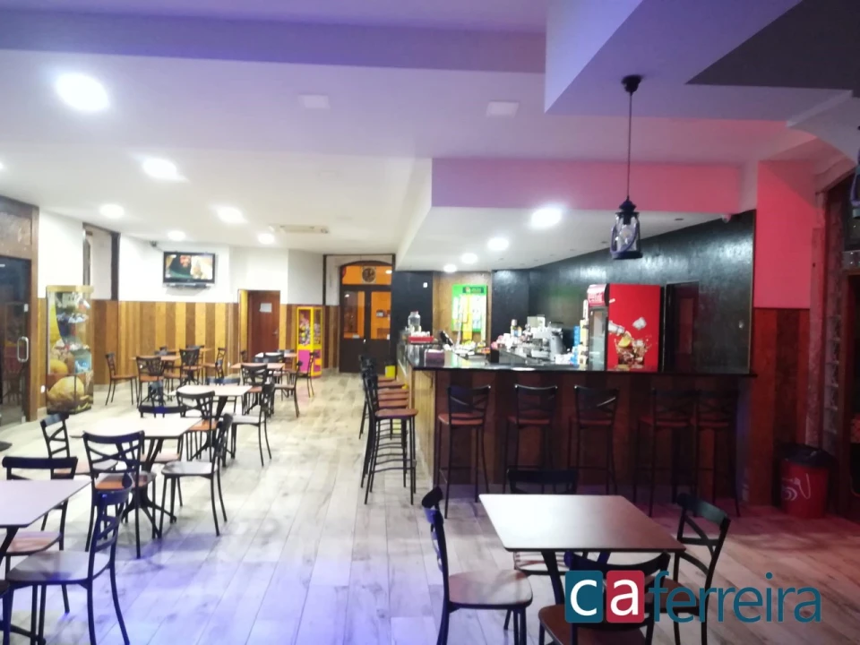 Prédio para Venda em Alcanhões Foto 9