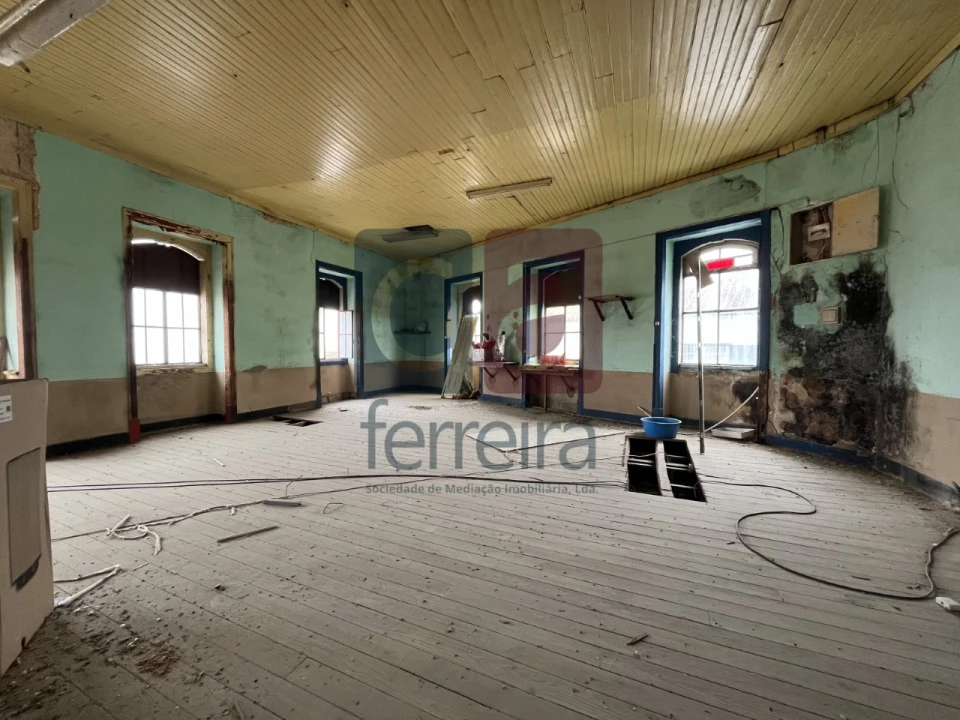 Prédio para Venda em Alcanhões Foto 28