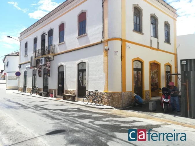 Prédio para Venda em Alcanhões Foto 1