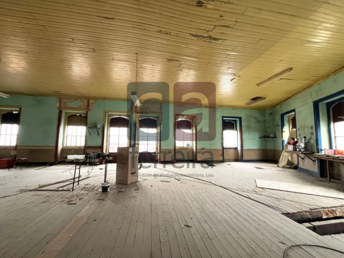 Prédio para Venda em Alcanhões Foto 26