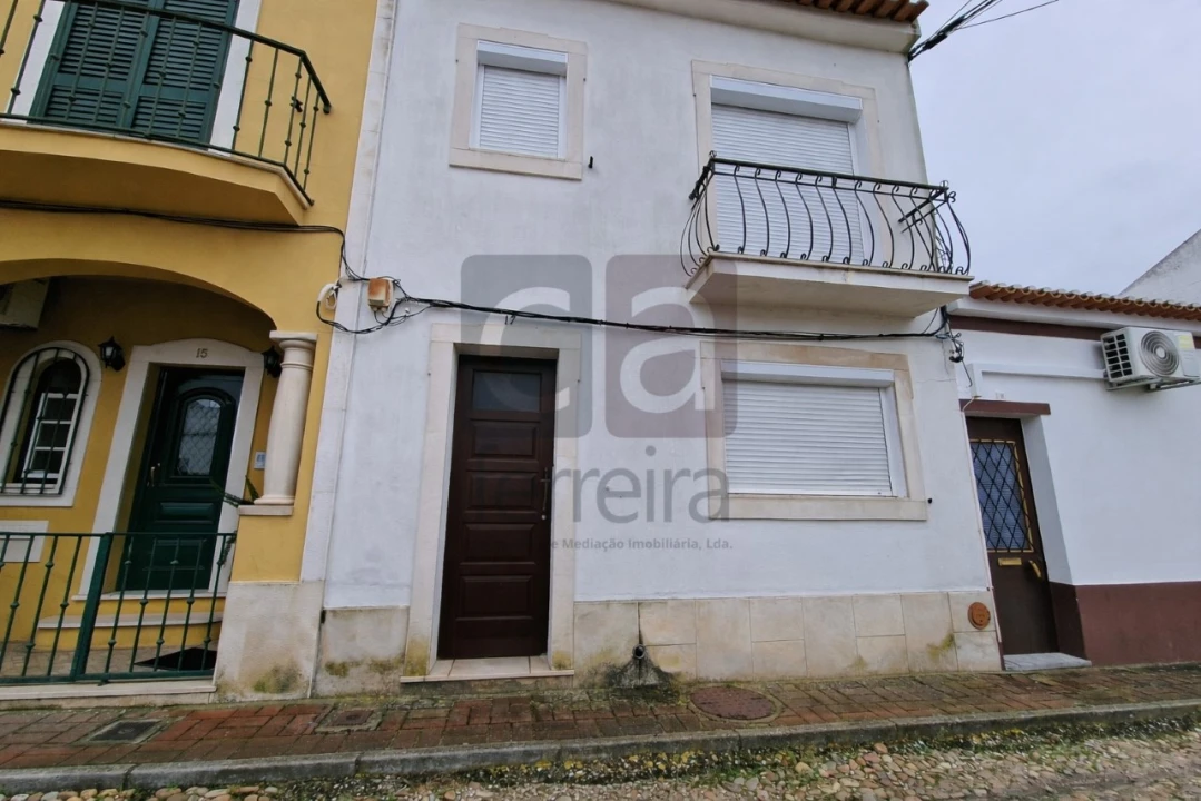 Moradia T2 para Venda em Almeirim Foto 1