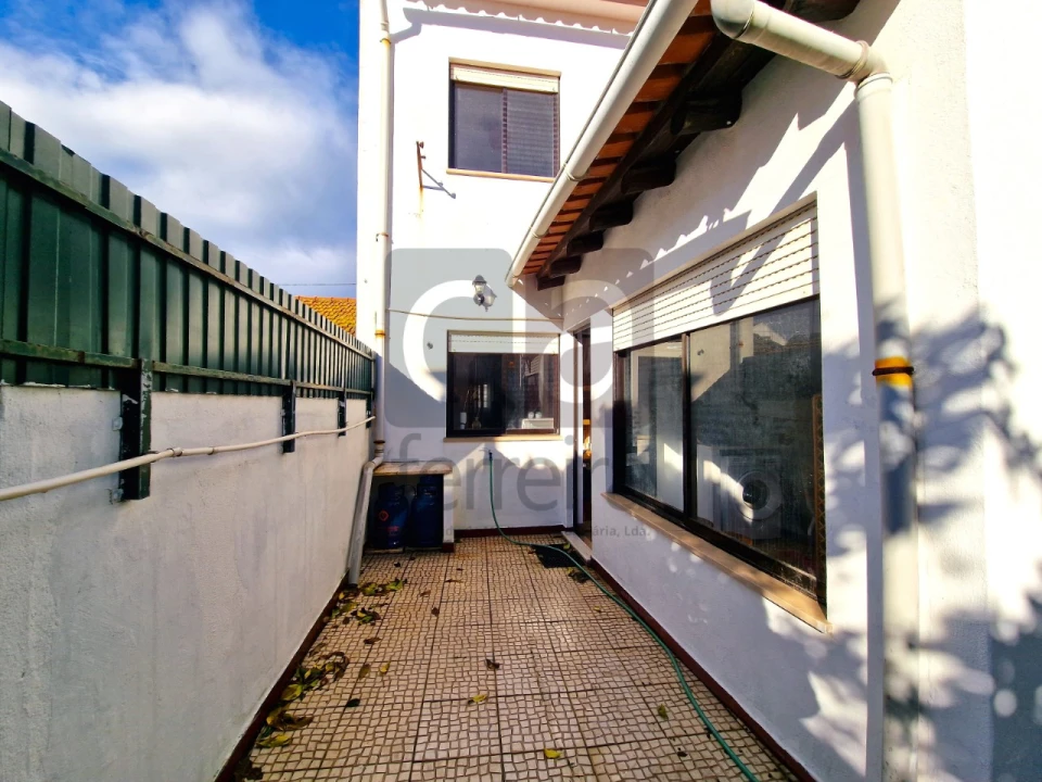 Moradia T2 para Venda em Almeirim Foto 37