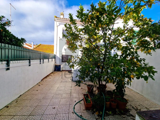 Moradia T2 para Venda em Almeirim Foto 35