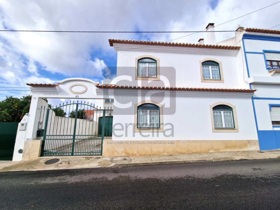 Moradia T4 para Venda em Alpiarça Foto 2