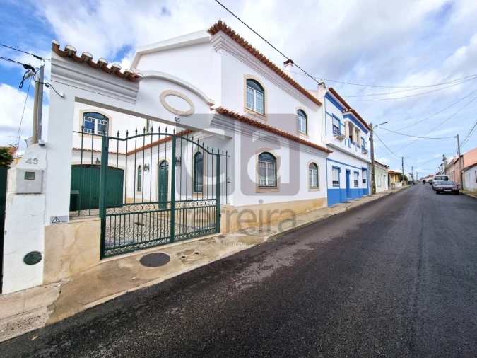 Moradia T4 para Venda em Alpiarça Foto 1