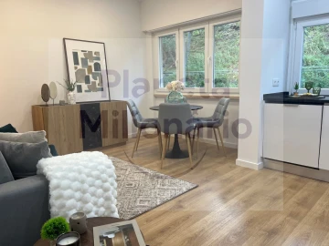 Apartamento T2 para Venda em Benfica