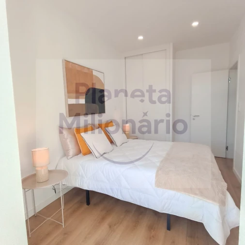 Apartamento T2 para Venda em Benfica Foto 1