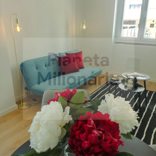 Apartamento T2 para Venda em Benfica Foto 2