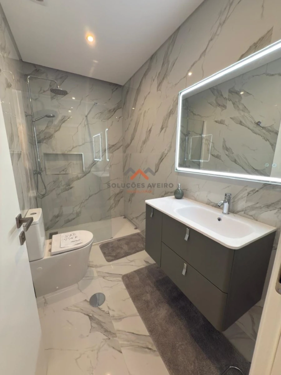 Moradia T4 para Venda em Cacia Foto 10