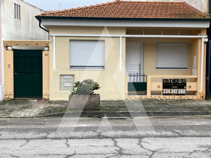 Moradia T2 para Venda em Palhaça Foto 1