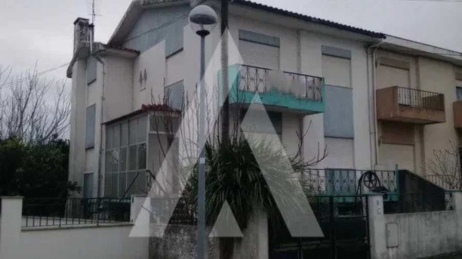 Moradia T3 para Venda em Santa Marta de Portuzelo