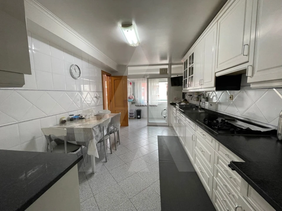 Apartamento T4 para Venda em Lumiar Foto 11