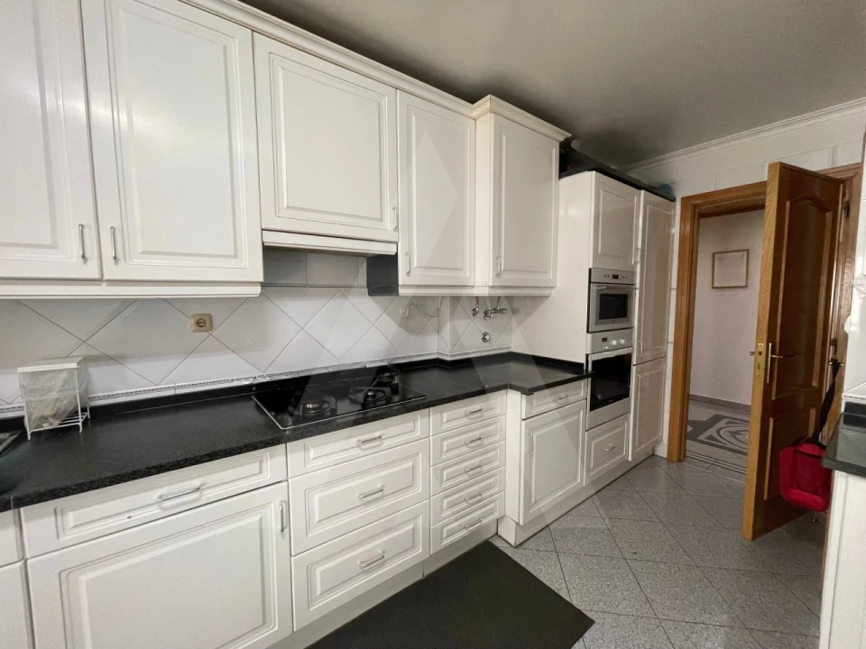Apartamento T4 para Venda em Lumiar Foto 8