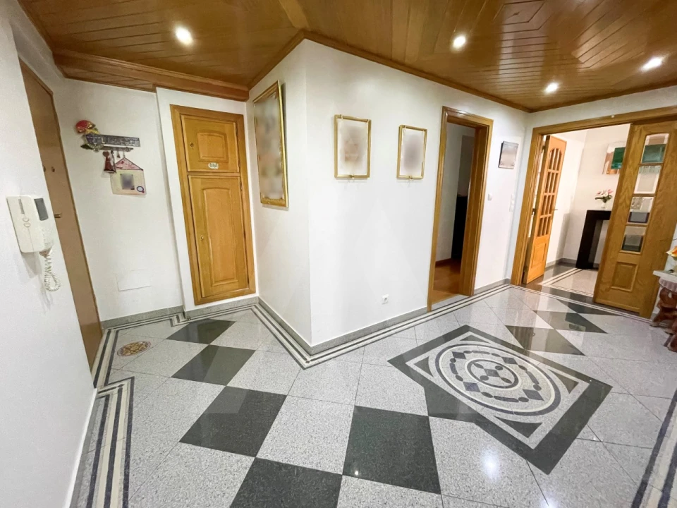 Apartamento T4 para Venda em Lumiar Foto 33