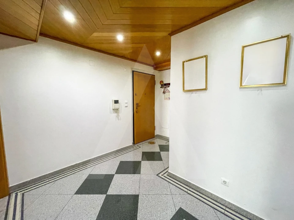 Apartamento T4 para Venda em Lumiar Foto 32
