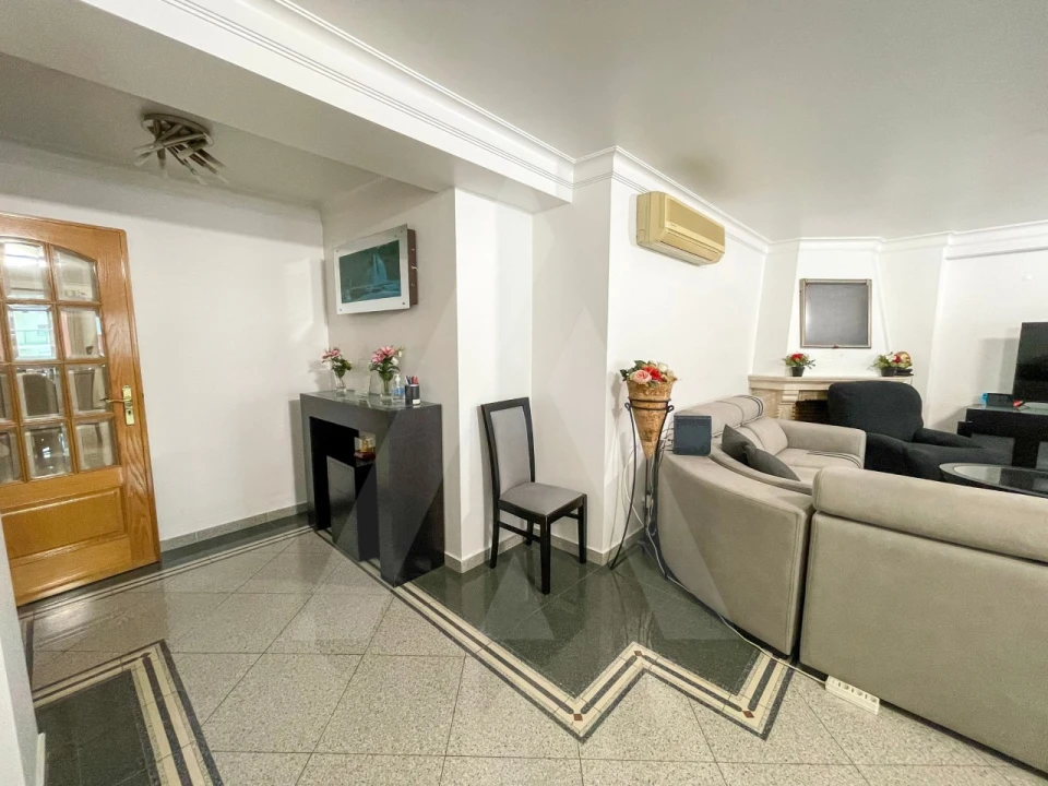 Apartamento T4 para Venda em Lumiar Foto 3