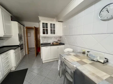 Apartamento T4 para Venda em Lumiar