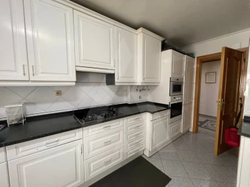 Apartamento T4 para Venda em Lumiar