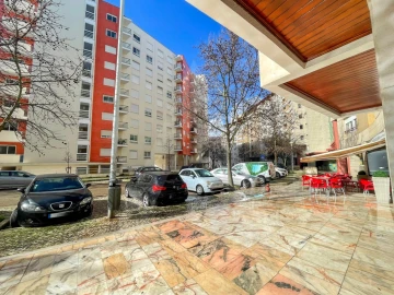 Apartamento T4 para Venda em Lumiar
