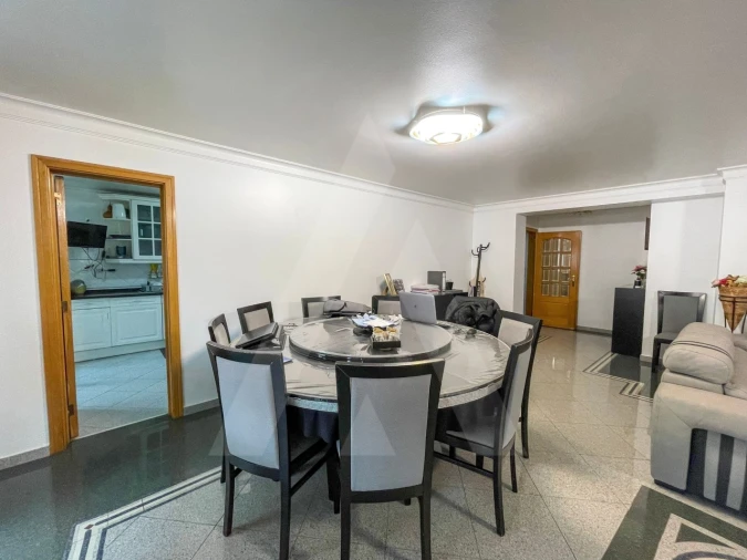 Apartamento T4 para Venda em Lumiar Foto 2
