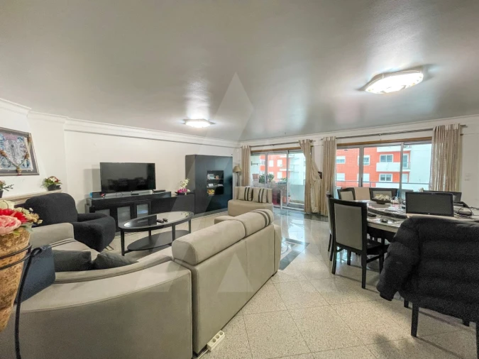 Apartamento T4 para Venda em Lumiar Foto 5