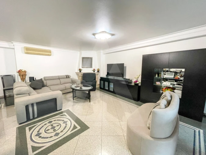 Apartamento T4 para Venda em Lumiar