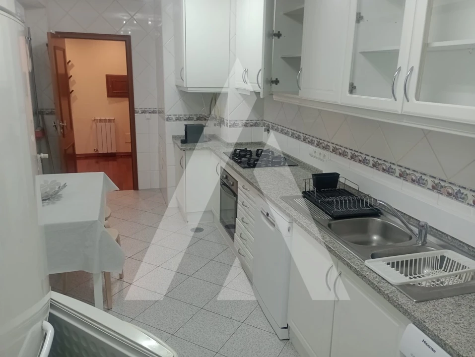 Apartamento T3 para Arrendamento em Glória e Vera Cruz Foto 5