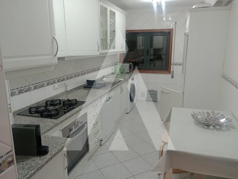 Apartamento T3 para Arrendamento em Glória e Vera Cruz Foto 7
