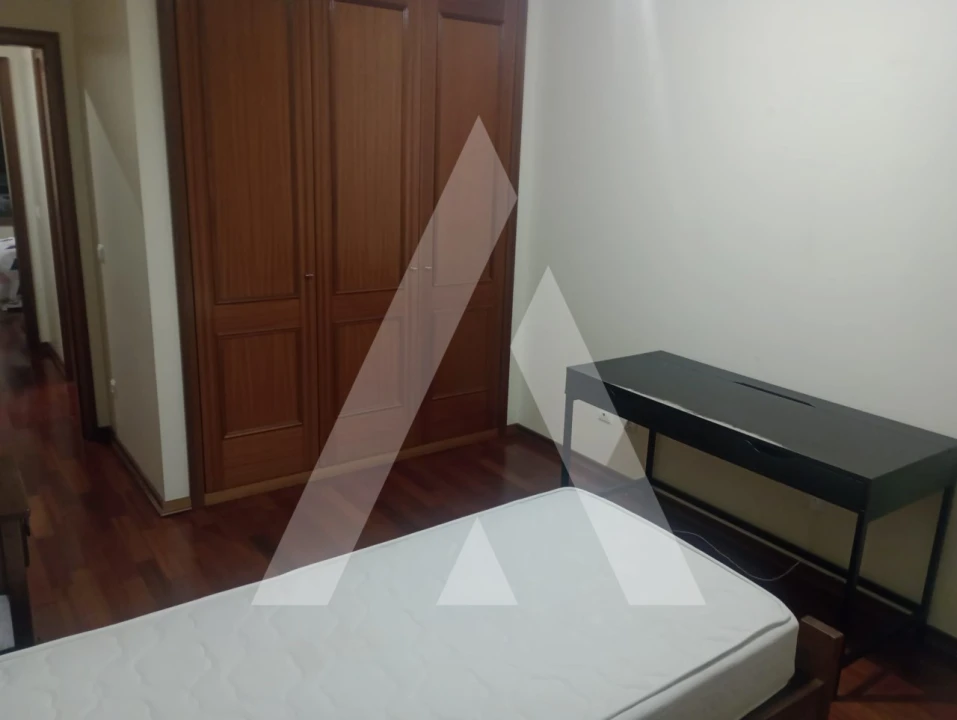 Apartamento T3 para Arrendamento em Glória e Vera Cruz Foto 11