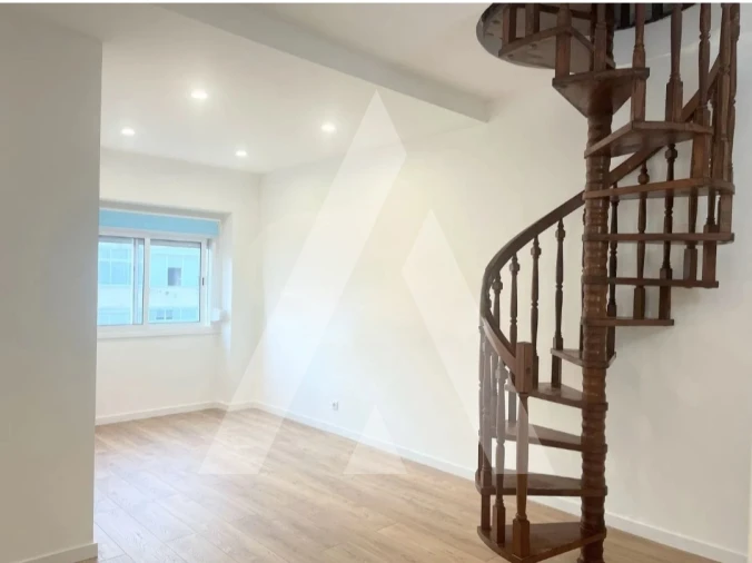 Apartamento T2 para Venda em Falagueira-Venda Nova Foto 4