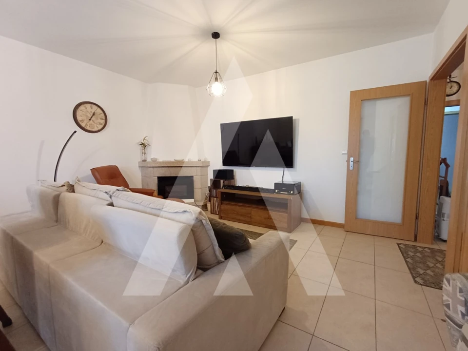 Apartamento T3 para Venda em Canas de Senhorim Foto 4