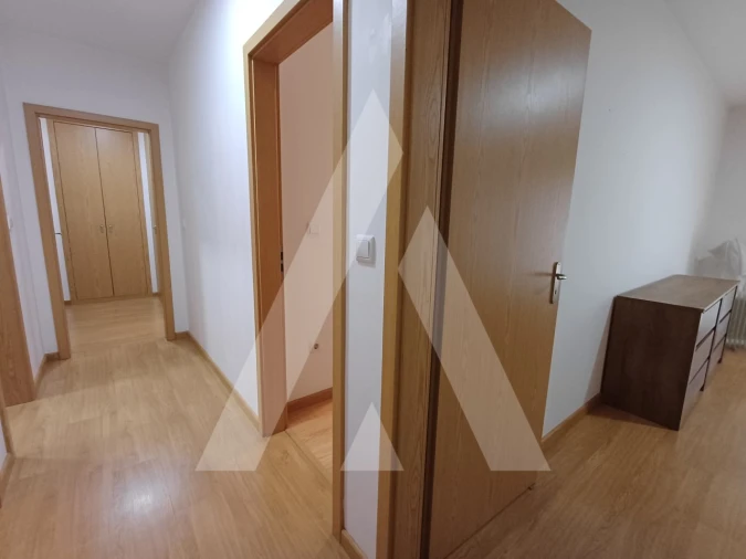 Apartamento T3 para Venda em Canas de Senhorim Foto 8