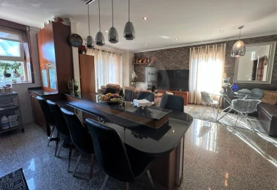 Apartamento T4 para Venda em Póvoa de Varzim, Beiriz e Argivai