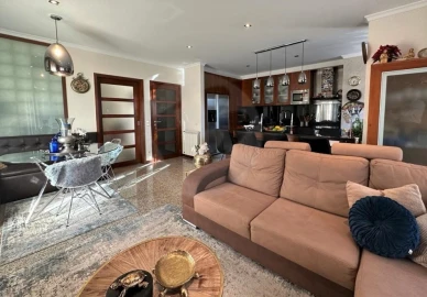 Apartamento T4 para Venda em Póvoa de Varzim, Beiriz e Argivai