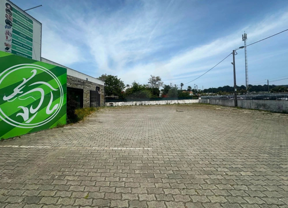 Armazém para Venda em Aver-O-Mar, Amorim e Terroso Foto 1