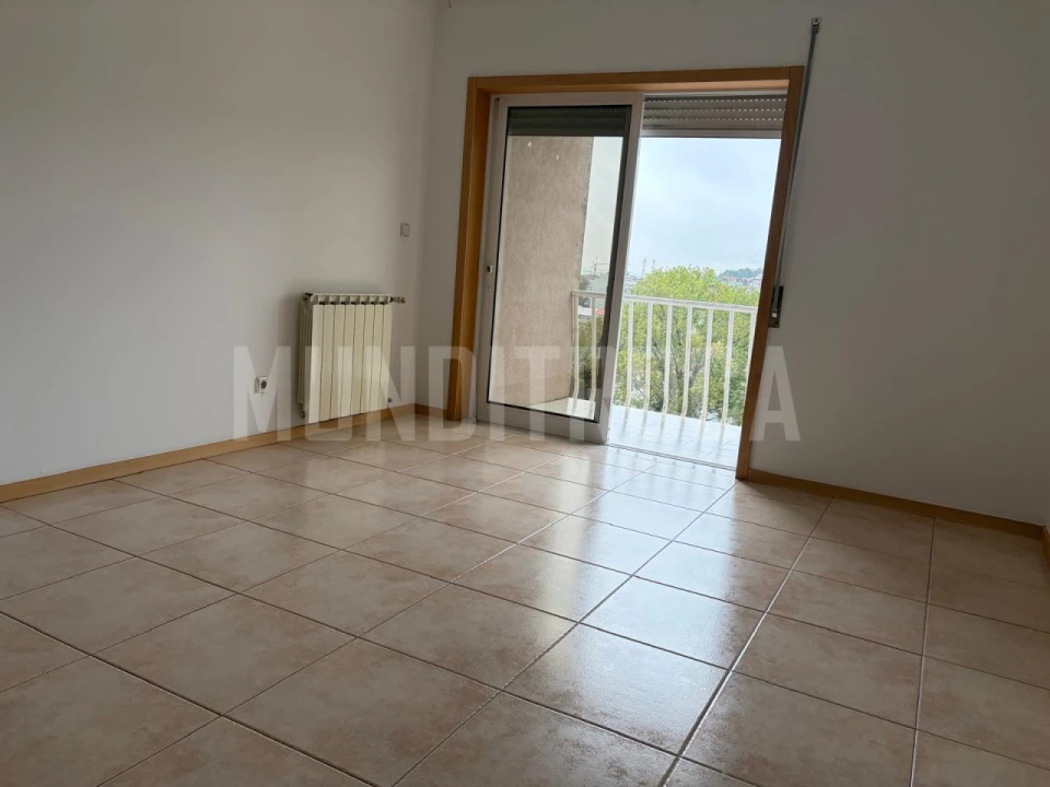 Apartamento T3 para Arrendamento em Gualtar Foto 13