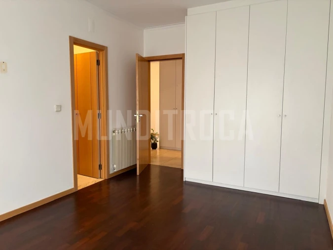 Apartamento T3 para Arrendamento em Gualtar Foto 9