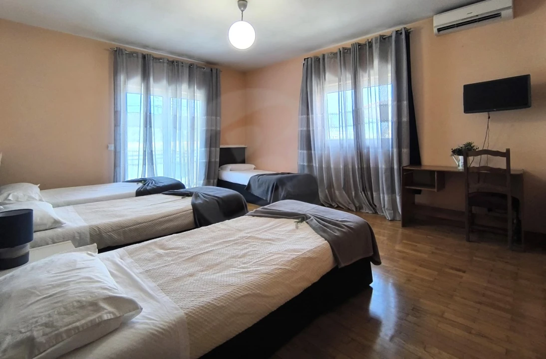 Moradia T4 para Venda em Rio Mau e Arcos Foto 13