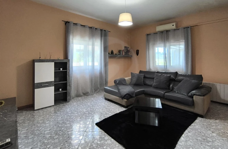 Moradia T4 para Venda em Rio Mau e Arcos Foto 3